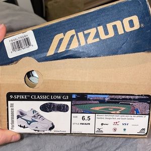 BRAND NEW Mizuno classic low G3 9-Spike size 6.5 men’s baseball cleats